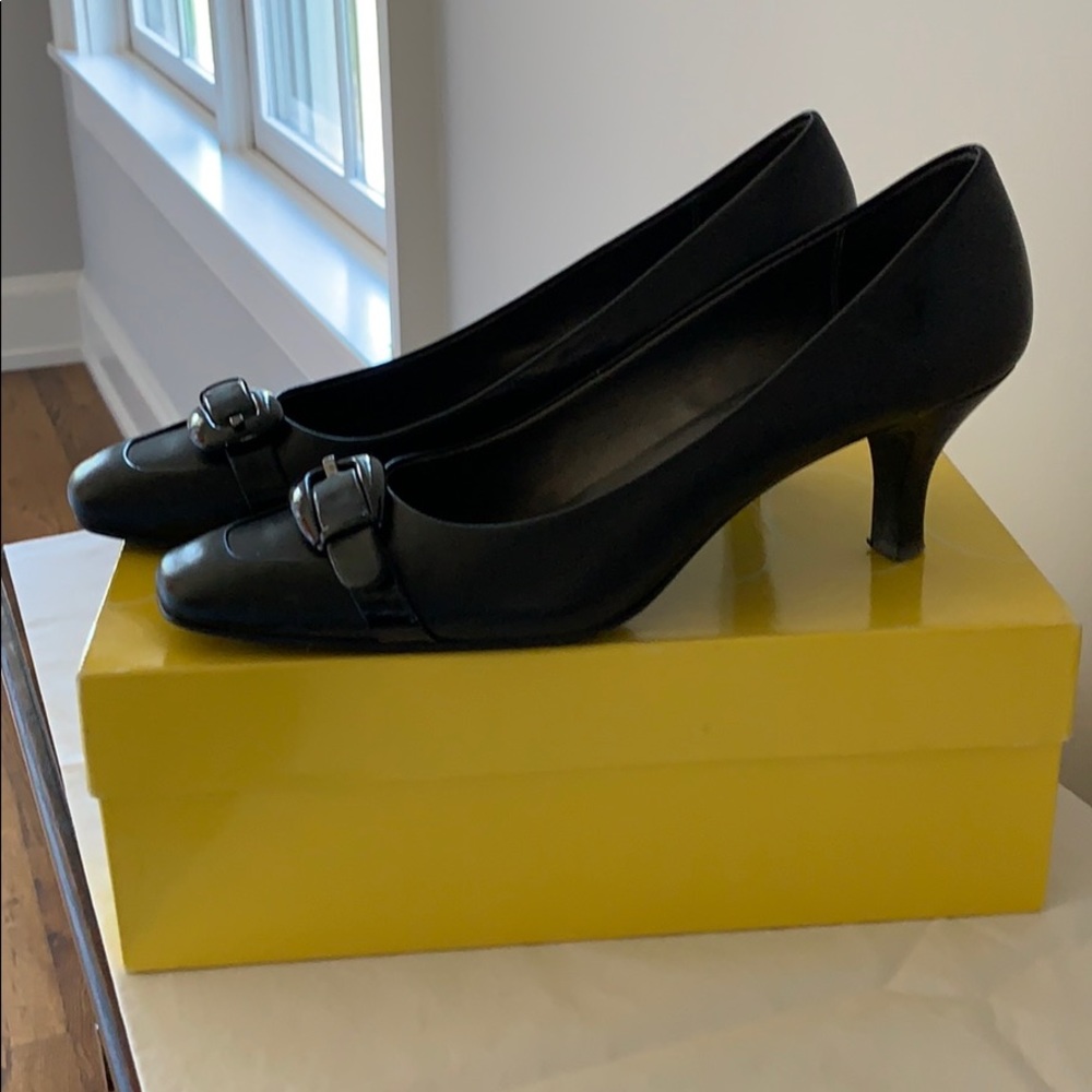 Circa Joan and David Black pumps! SZ11 - Picture 2 of 3